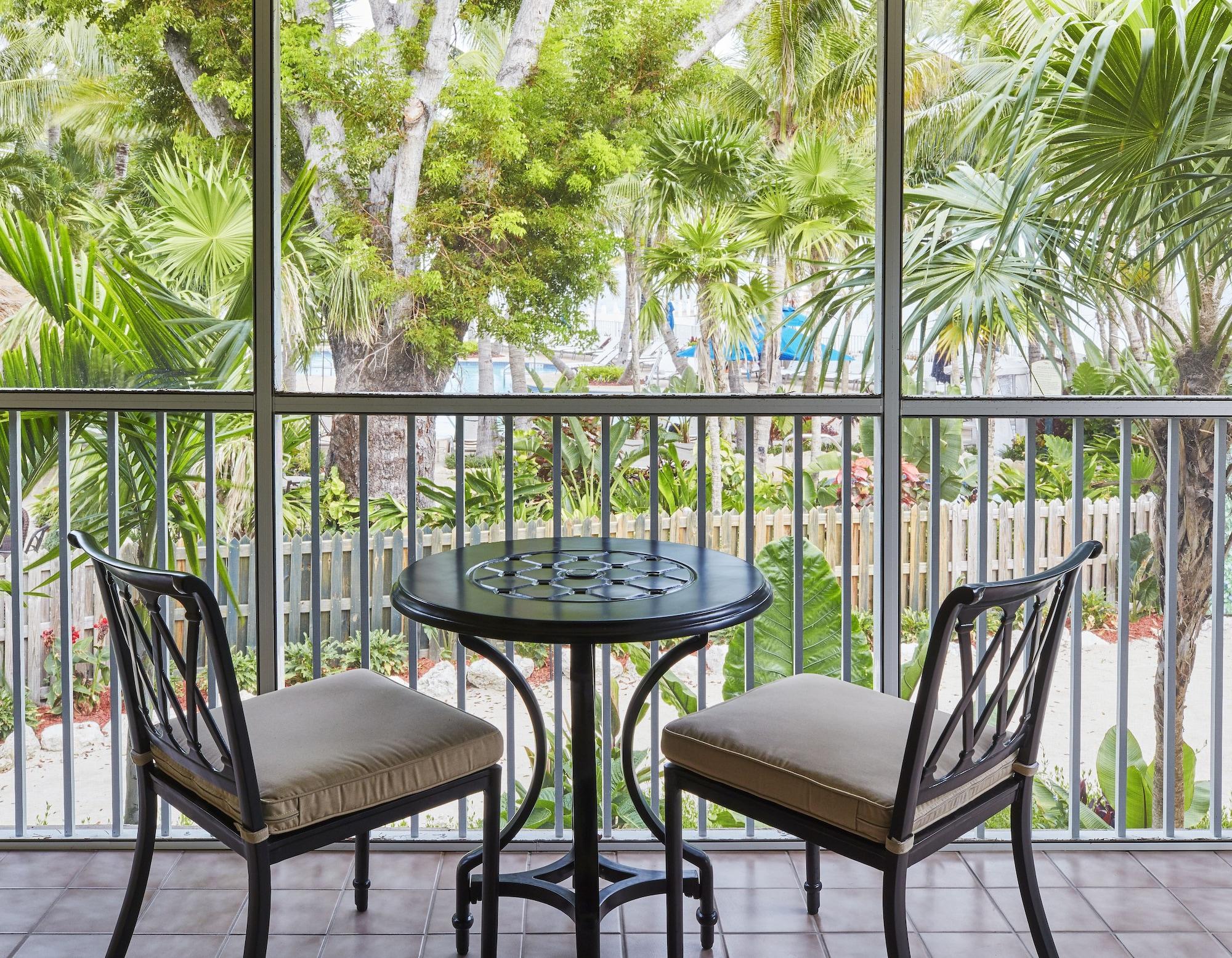 Cheeca Lodge & Spa Islamorada Eksteriør billede A screened-in balcony