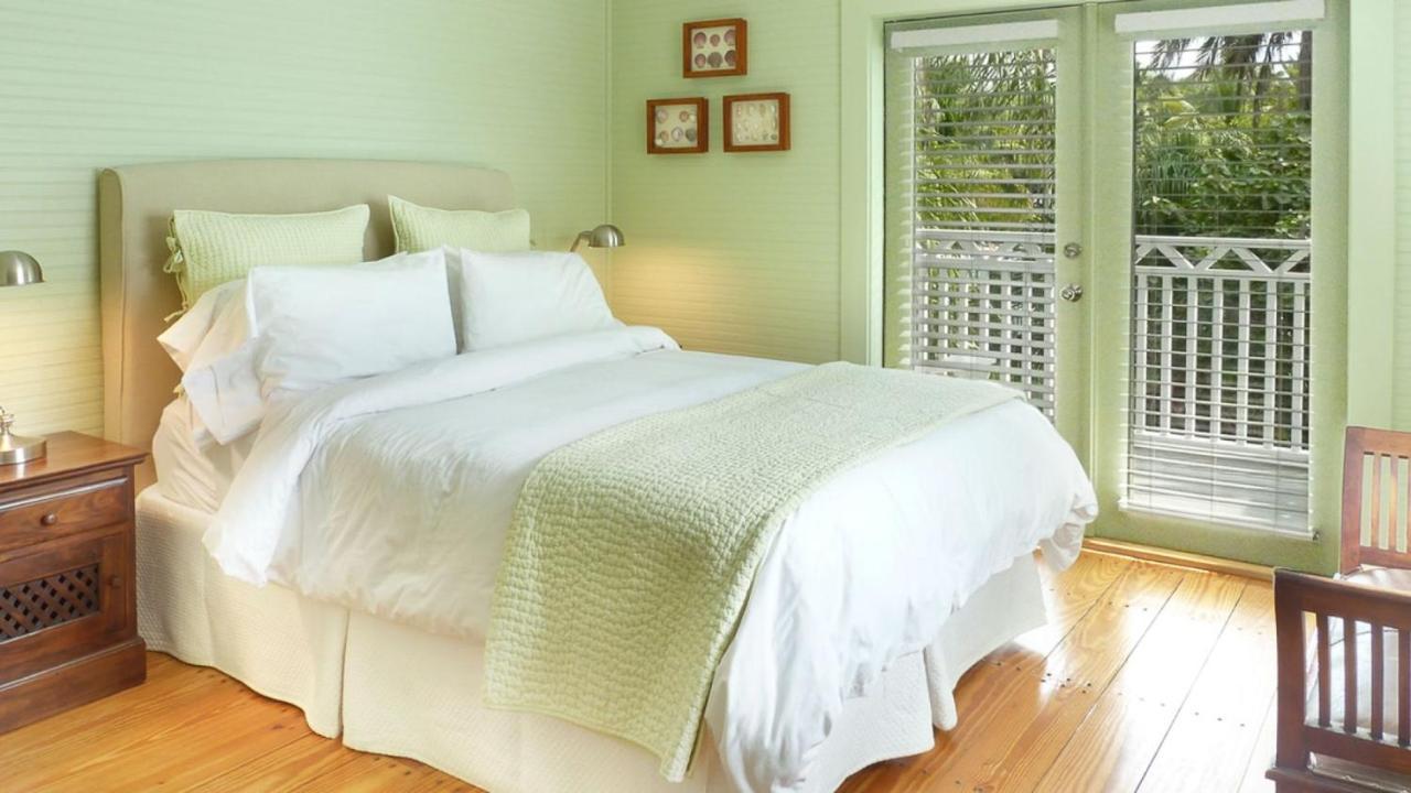 Cheeca Lodge & Spa Islamorada Eksteriør billede A bed with a bedsheet