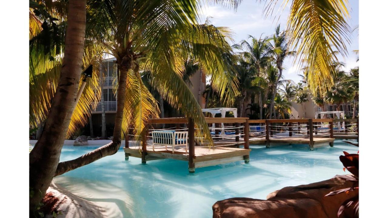 Cheeca Lodge & Spa Islamorada Eksteriør billede The pool at the Atlantis Paradise Island