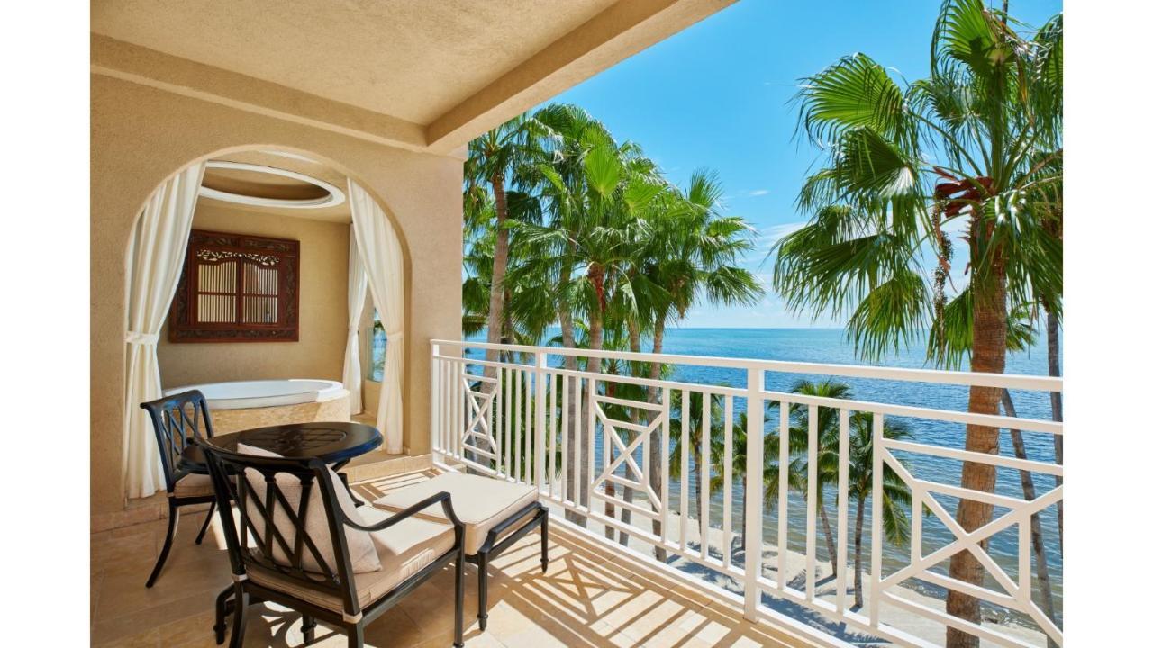 Cheeca Lodge & Spa Islamorada Eksteriør billede Balcony of a suite at the Hilton Anatole